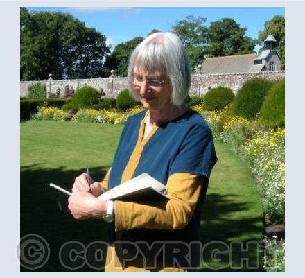 Avebury Manor Garden1